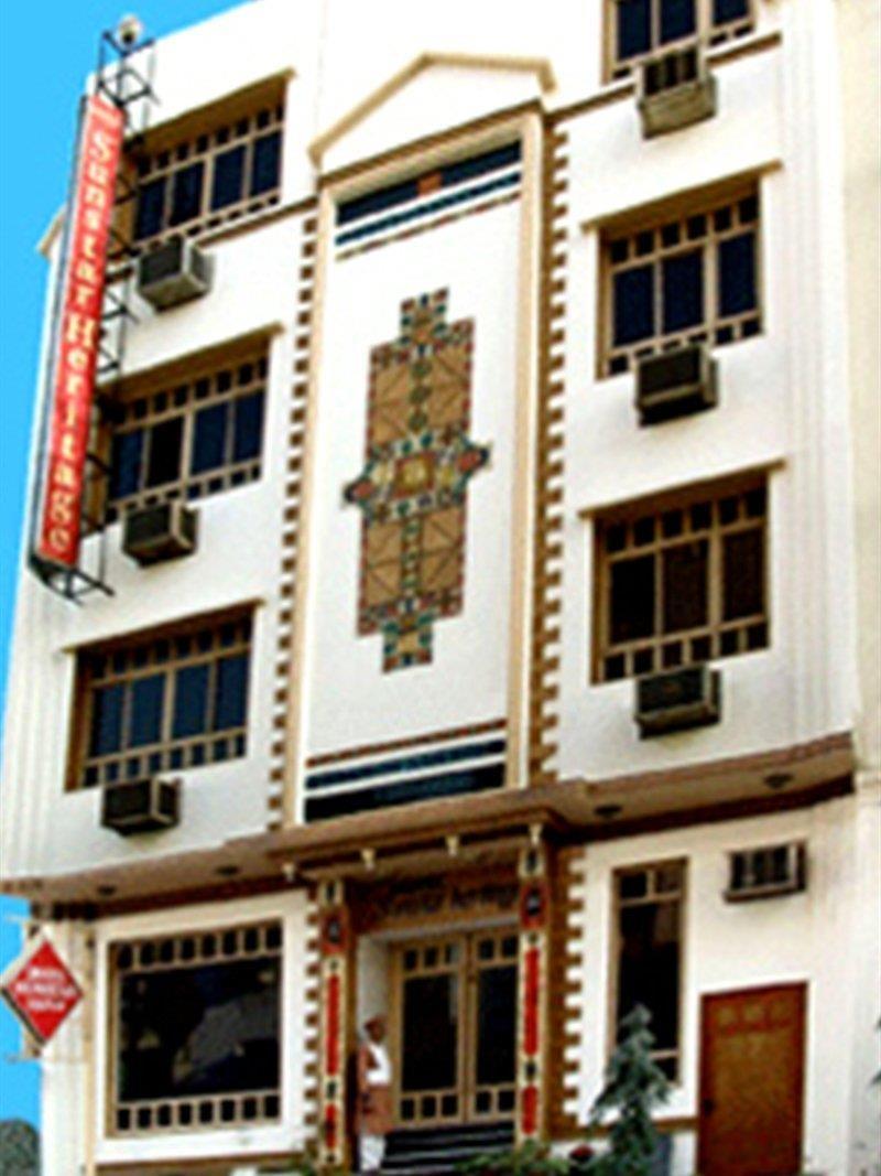 Hotel Sunstar Heritage Delhi  Exteriör bild