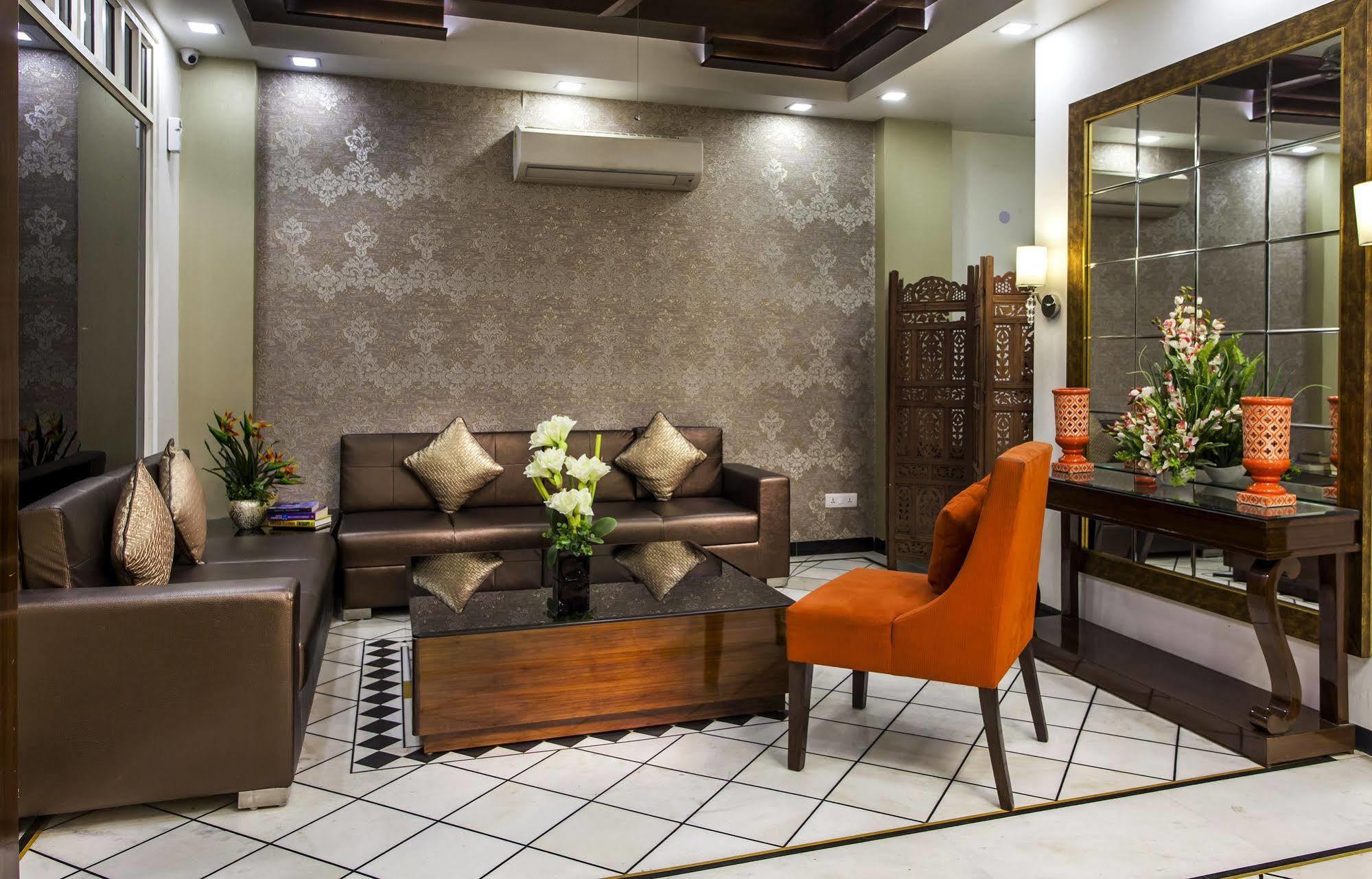Hotel Sunstar Heritage Delhi  Exteriör bild